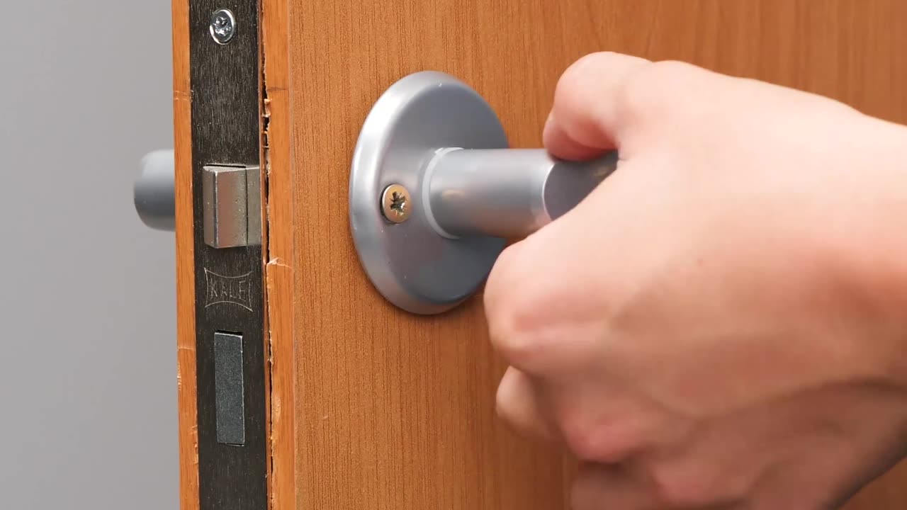 Fast door lock installation