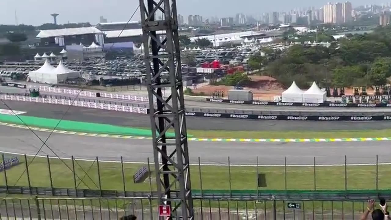 Today, Sunday, Autódromo de Interlagos, São Paulo, Formula 1 - people are shouting