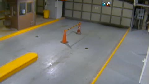 3135RHOBG21stStPedestrianDoor_2021-01-05_01h00min01s030ms.mp4
