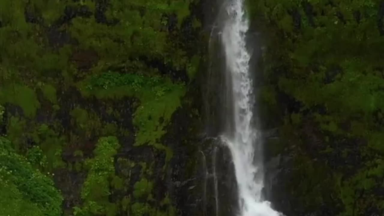 Beautiful waterfall #naturelovers #beautifulnature #peaceful #travel #scenery #waterfall