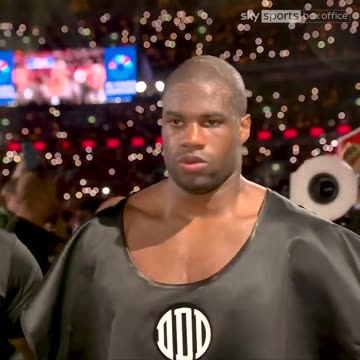 Dubois takes the Wembley walk 🔥