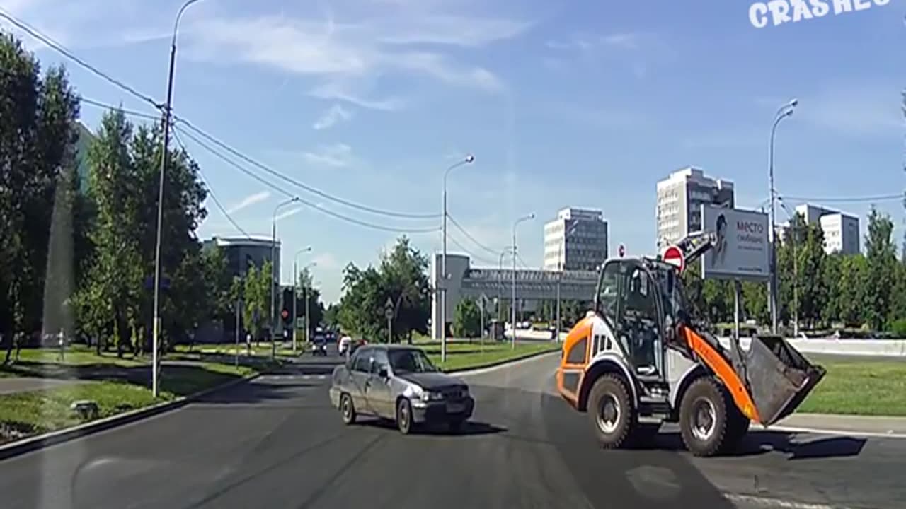 Deshcam car crash
