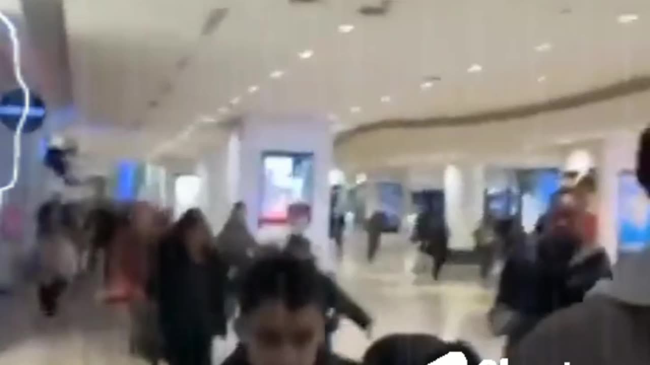 Mass Panic At La Defense Shopping Mall in Paris... #VishusTv 📺