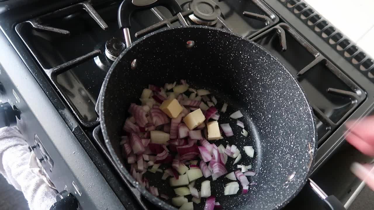 One Pot Hearty, Tasty Potato Soup