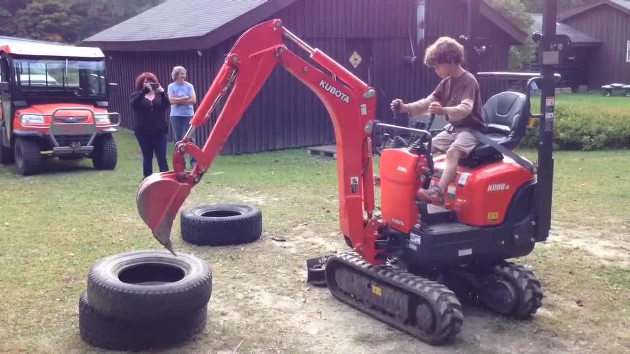 Jims excavator #34 - Connor's first time on the K008-3. (Or any excavator for that matter.)