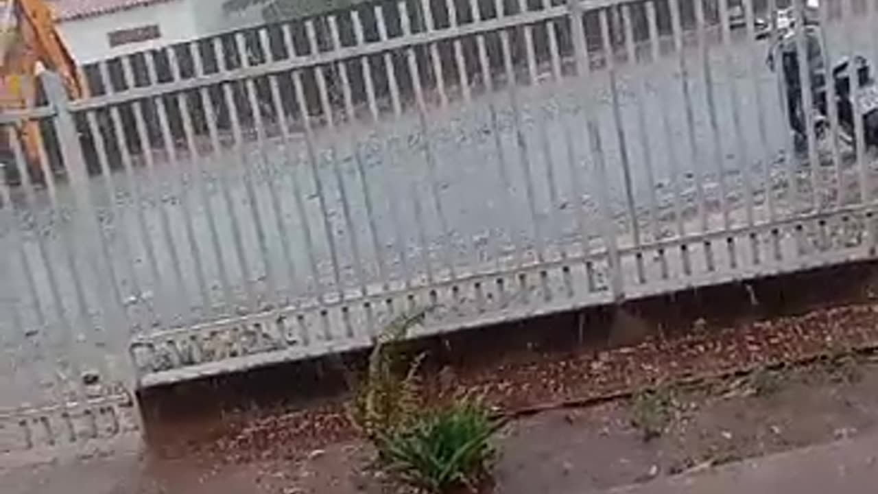 Chuva de granizo agora em Santa Albertina