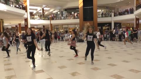 BEST FLASH MOB EVER!