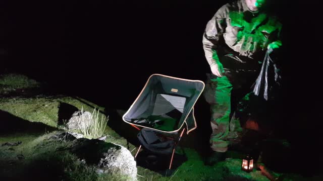 Battoning kindling to make campfire. Wildcamping