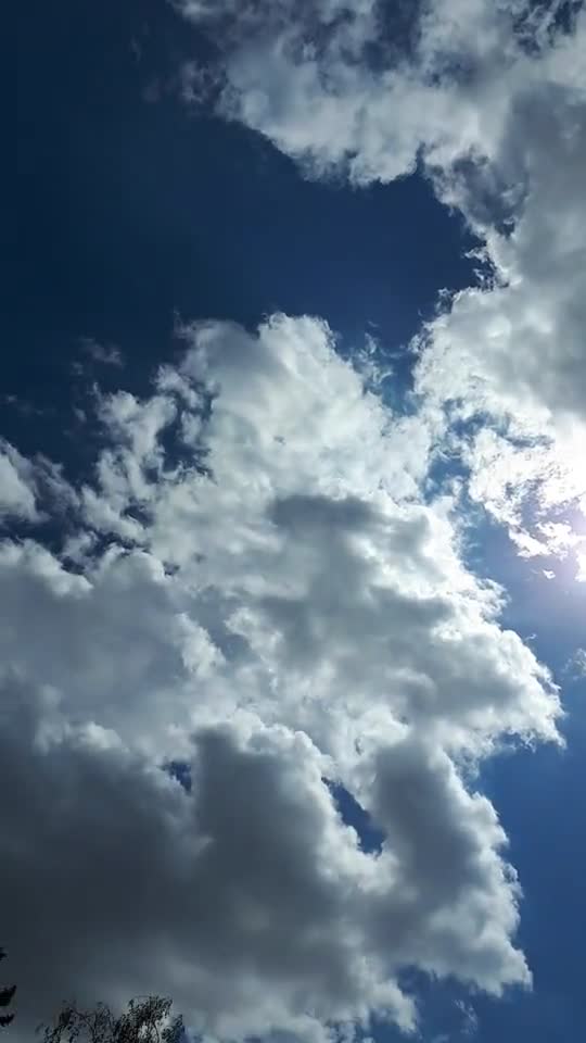 Himmel in Berlin am 25. Mai 2022 gegen 14:30 Uhr