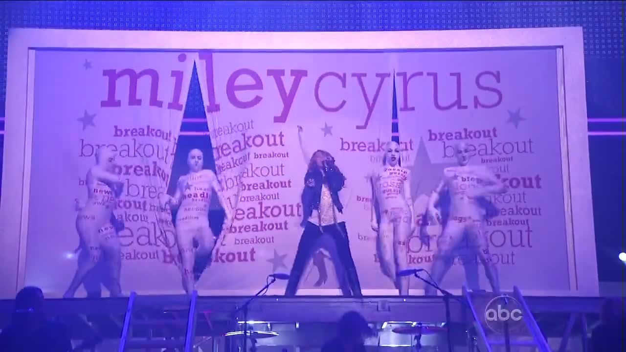 Miley Cyrus - Fly on the Wall (Live @ American Music Awards 2008)