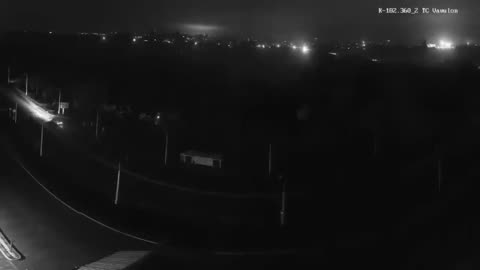 Footage from a different angle of the Russian strike in Ukraine with a Oresjnik MRBM missile