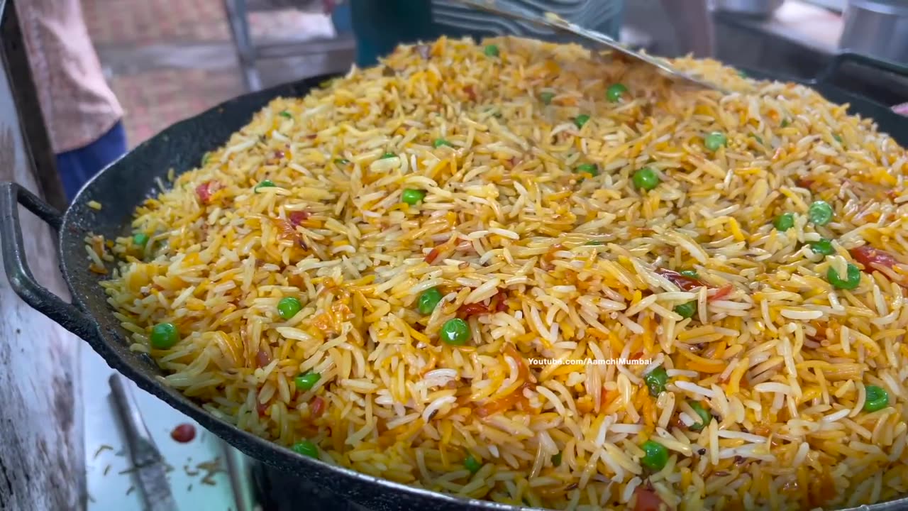 Gupta Ji Ka Famous Mumbai Style Tawa Pulav | Indian Street Food