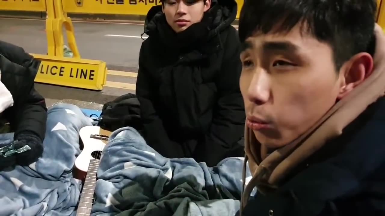 20191208_V3_S01(D-pmiFLUwxU)부산에서 나라가 걱정이 되어 청와대로 급히 달려온 5인의 20대 청년들