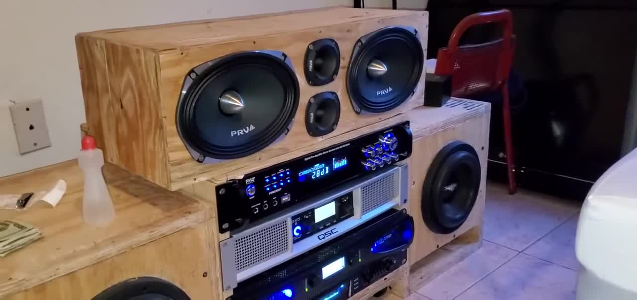 8 skar 900 watts RMS