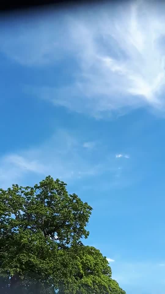 Himmel in Berlin am 3. Juni 2022 etwa 16 Uhr