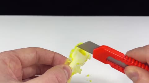 How to open a lock with super glue and baking soda