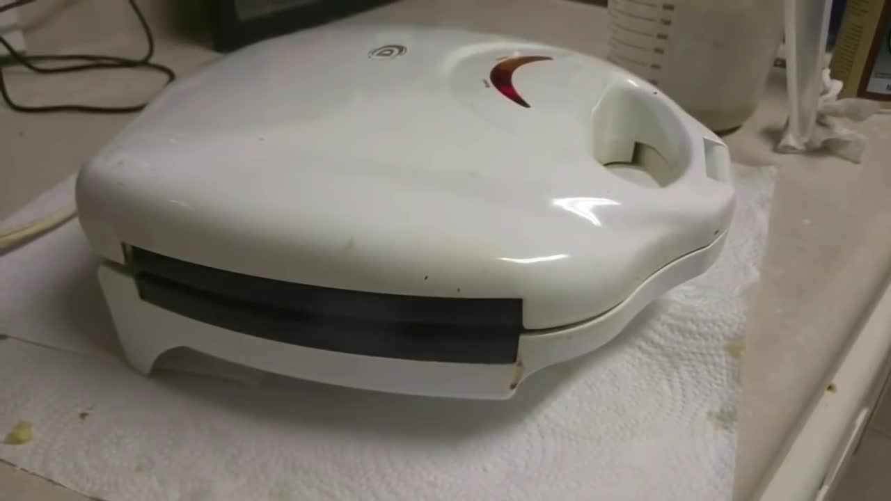 Farting waffle maker