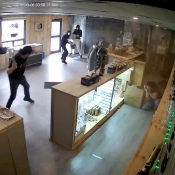 Shopkeeper Fights Off “Smash And Grab” With Bong
