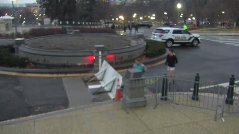 7214USCG00SenatePlazaOutbound_2021-01-05_17h00min01s560ms.mp4
