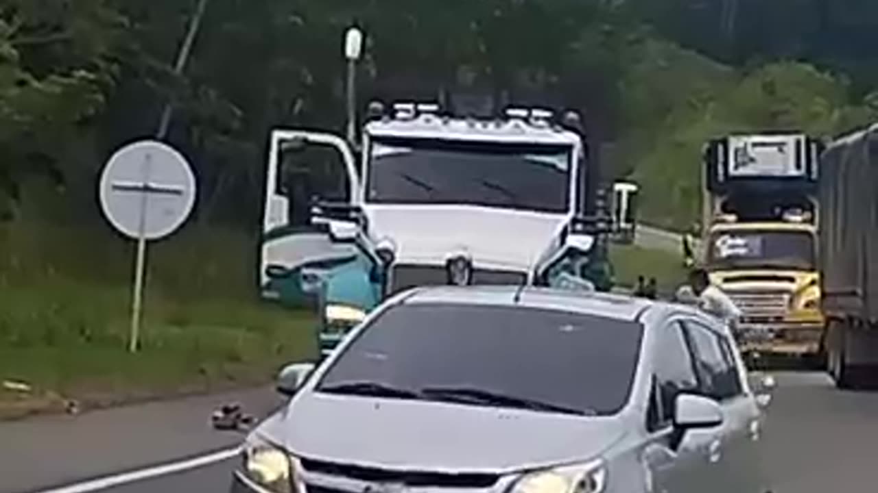 Atracaron a un conductor de tractomula