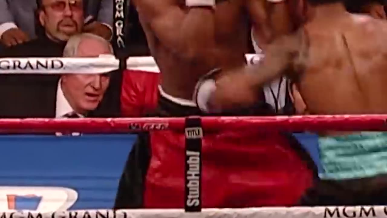When floyd Mayweather got rocked!!!