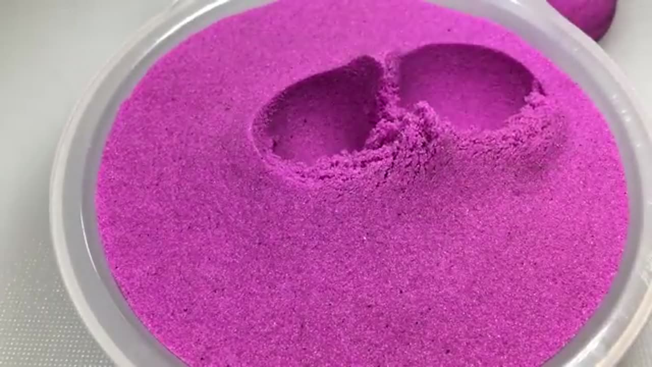 Very Satisfying Kinetic Sand Cutting and Scooping Video - Sand Tagious