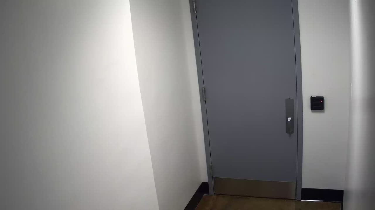 6030RHOBG1G102BEastVestibule_2021-01-05_21h20min02s277ms.mp4