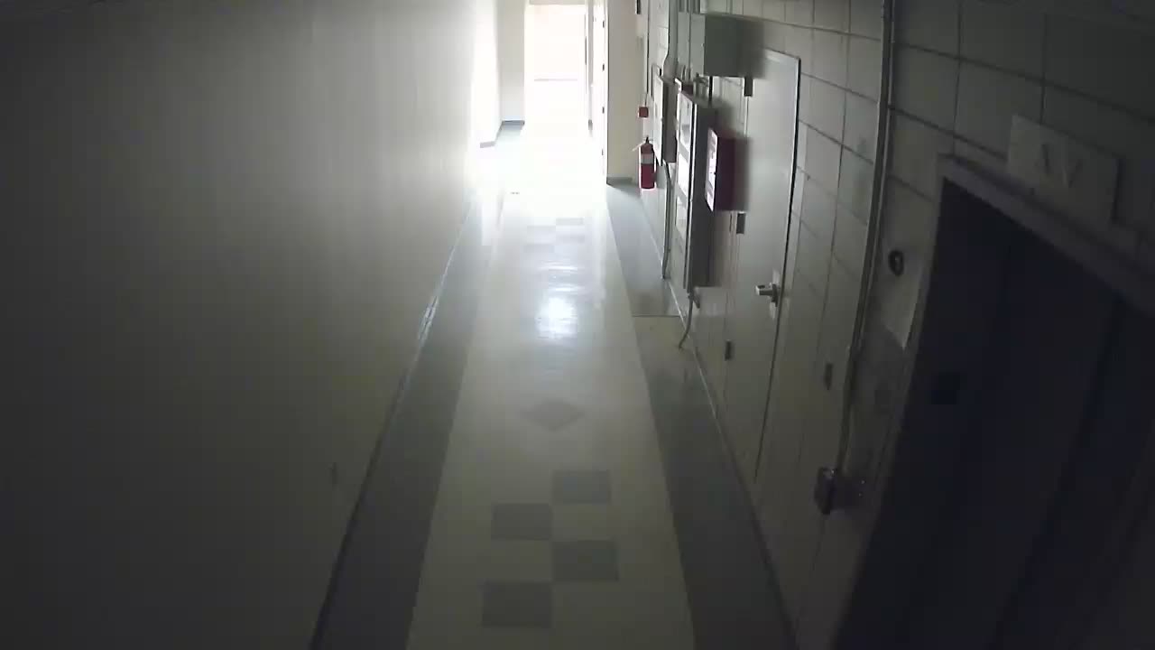 8801VZN01Elevator_2021-01-04_23h40min02s397ms.mp4