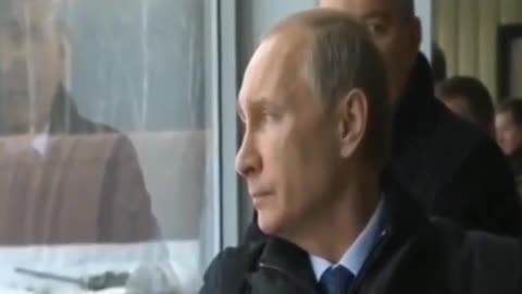 Moments of putin hanshakes 😔