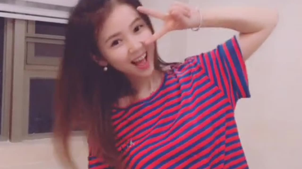 美女热舞