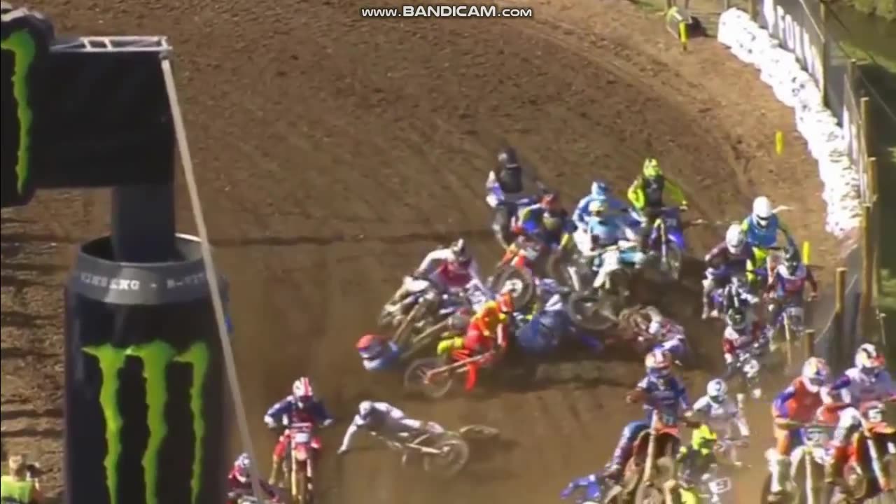 MXoN 2023 Crash at the start Race 2 (MX2 + OPEN)