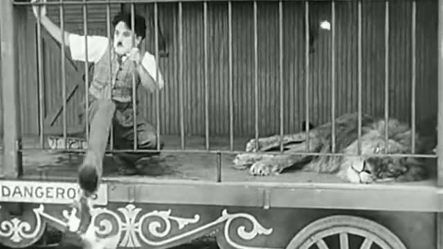 Funny Charlie Chaplin videos4