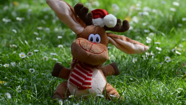 Reindeer greeting and saying Merry Christmas