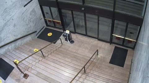 1446HSOB01CStreetDoor_2021-01-05_00h40min00s187ms.mp4
