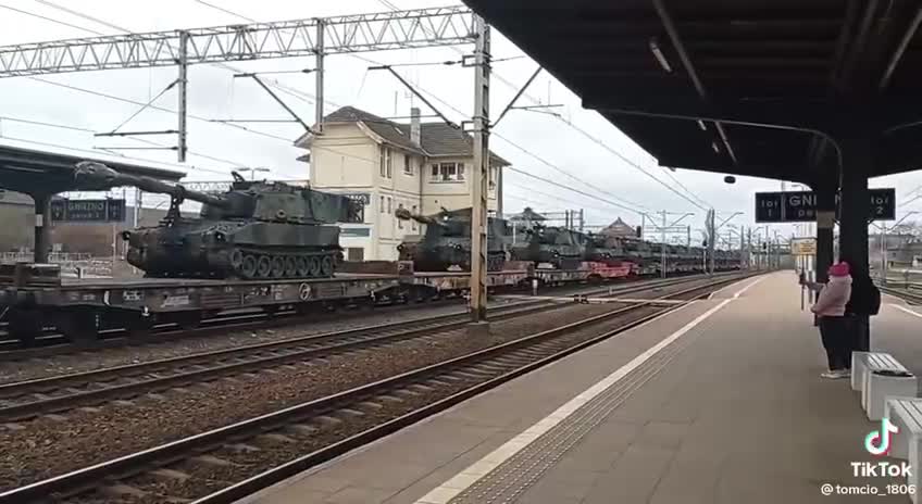 Další těžká vojenská technika putuje z Německa na Ukrajinu