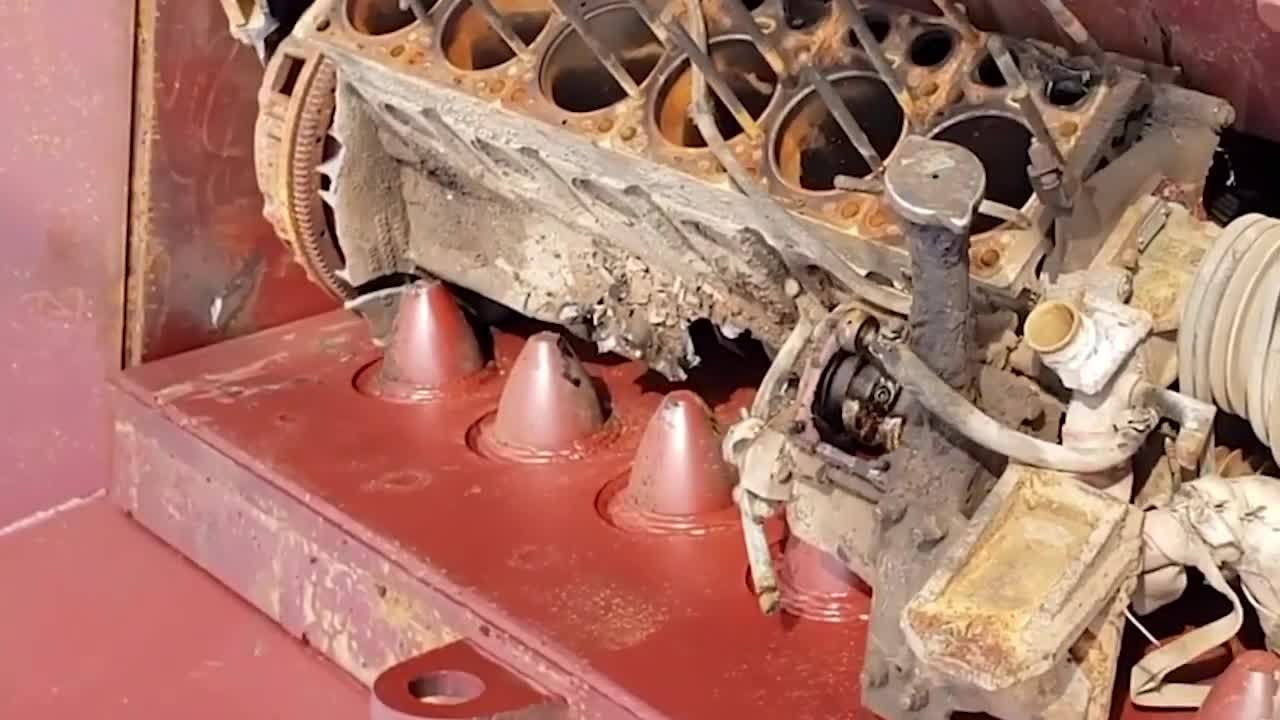 Can the strongest crusher crush a heavy engine_