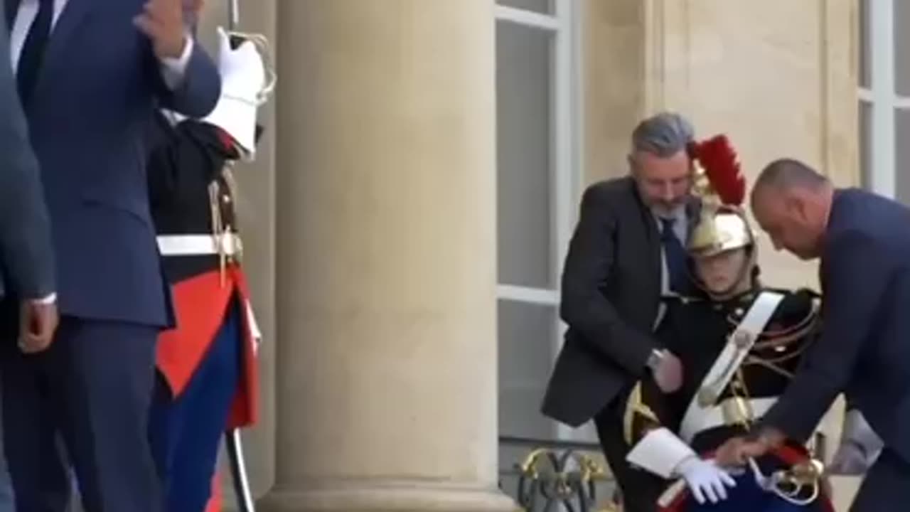 French Guard Suffers “Sudden” Medical Emergency 💉(2023)