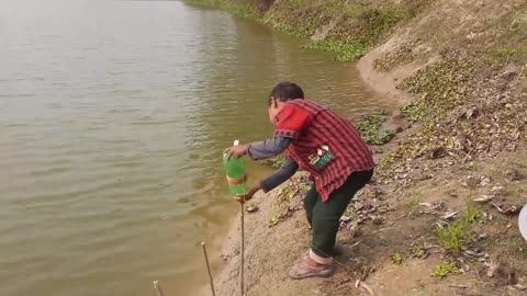 Best Fishing Video Traditional Boy Catching Big fish With Plastic Bottle Fish Hook By River