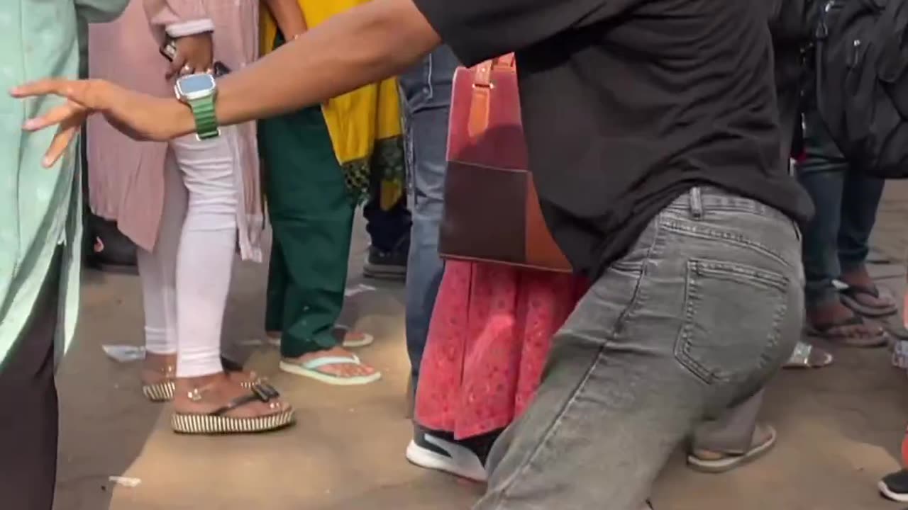 Funny prank Dance 😅😅😅😅
