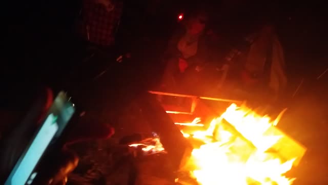 Night-time fire with mostly Frasier's and Joe's awake