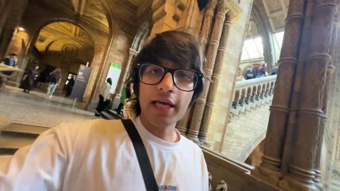 Sourav joshi visits museum in london 😍 😱 #Vlogs #Viral