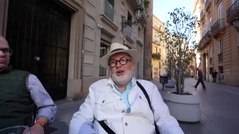 Why Americans are FLEEING to Spain