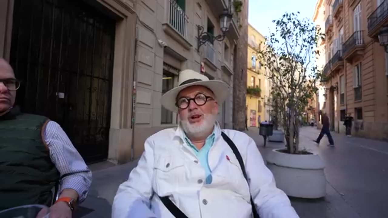 Why Americans are FLEEING to Spain