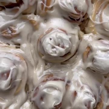 Soft & Fluffy Easy Vegan Cinnamon Rolls - RECIPE IN DESCRIPTION