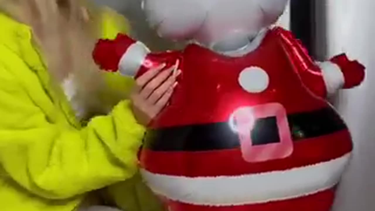 Nik saw Santa for the first time! #cat #cats