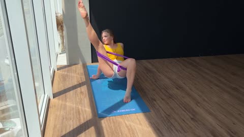Gymnastics & Hot Yoga With Russian Beauty 
