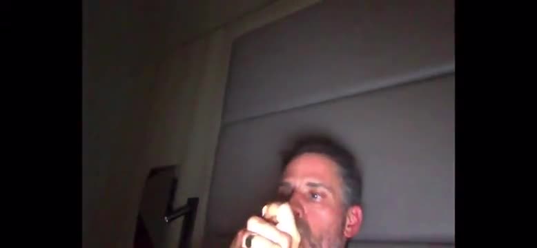 Hunter Biden fumant du crack