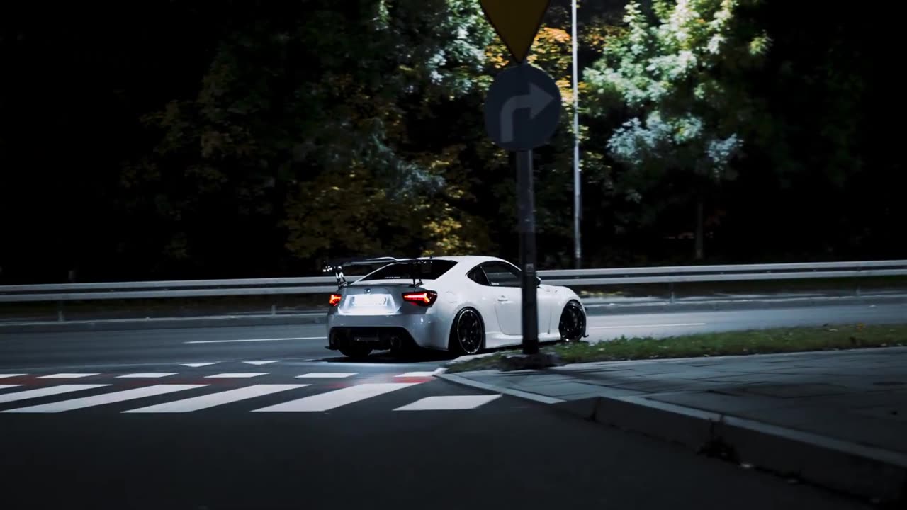 Toyota GT86 | Follow The White