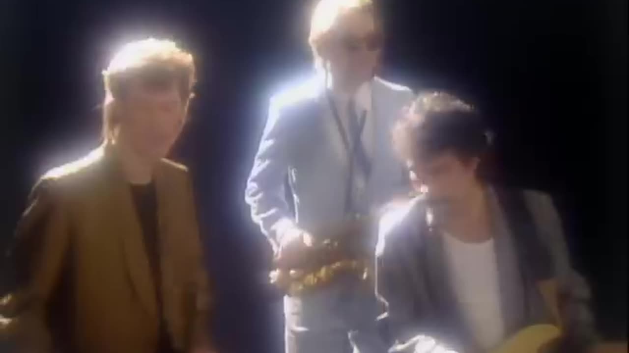 Daryl Hall & John Oates - I Can't Go For That (No Can Do) (Official Video)