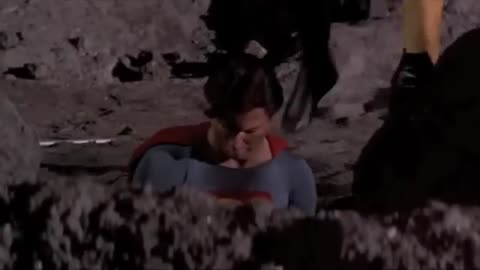 Superman vs Nuclear Man (Moon Battle)